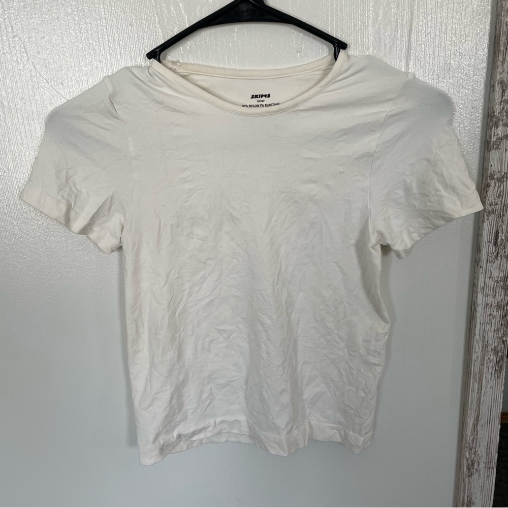 SKIMS SMOOTHING TSHIRT